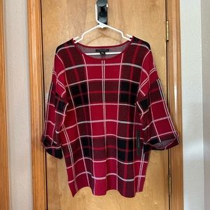 1X Women’s black red white checkered 3/4 sleeve sweater